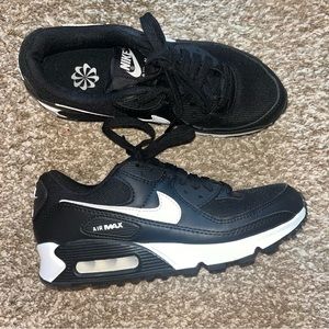 Nike Air Max 90 Black and White Tennis Shoes